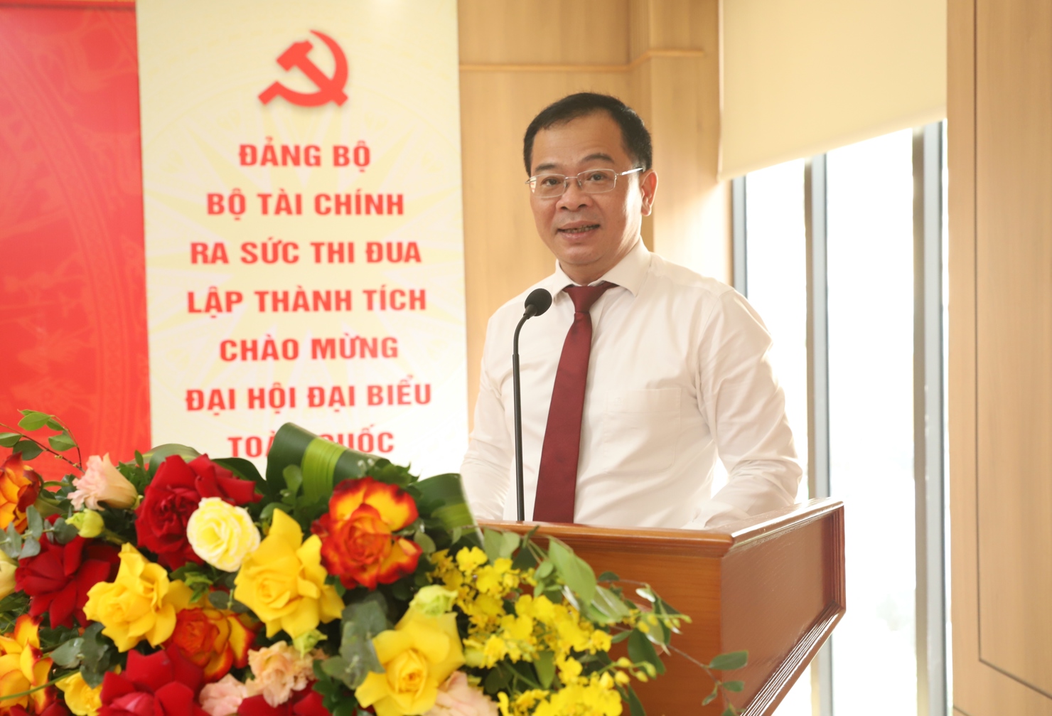 Đồng ch&iacute; Nguyễn T&acirc;n Thịnh ph&aacute;t biểu khai mạc Đại hội.