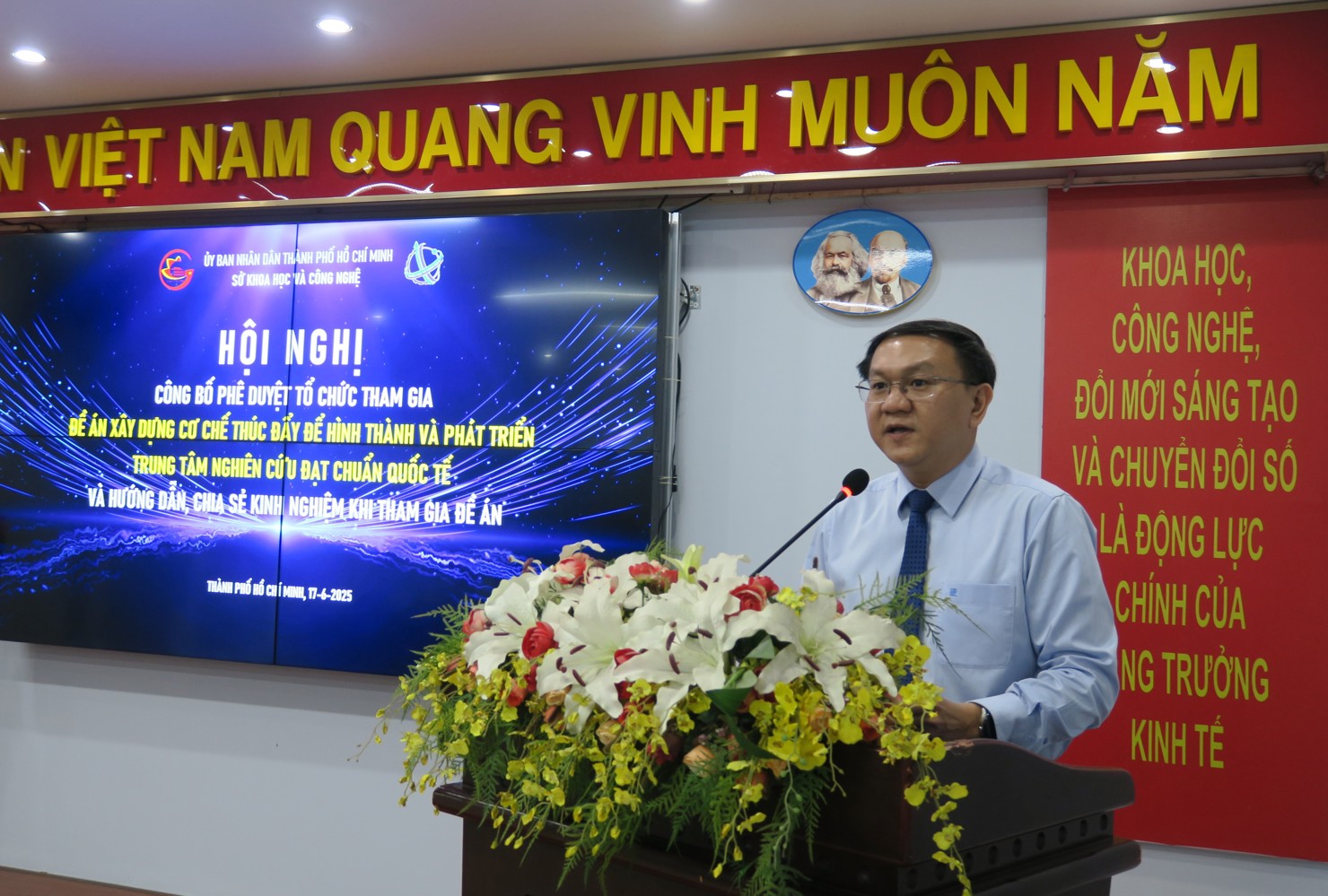 Gi&aacute;m đốc Sở KHCN TP. Hồ Ch&iacute; Minh&nbsp;L&acirc;m Đ&igrave;nh Thắng&nbsp;cho biết, Sở KHCN sẽ tổ chức tập huấn quản l&yacute; t&agrave;i ch&iacute;nh, phối hợp gi&aacute;m s&aacute;t, đ&aacute;nh gi&aacute; KPI v&agrave; kết nối mạng lưới hợp t&aacute;c quốc tế. Ảnh: Đức Mỹ