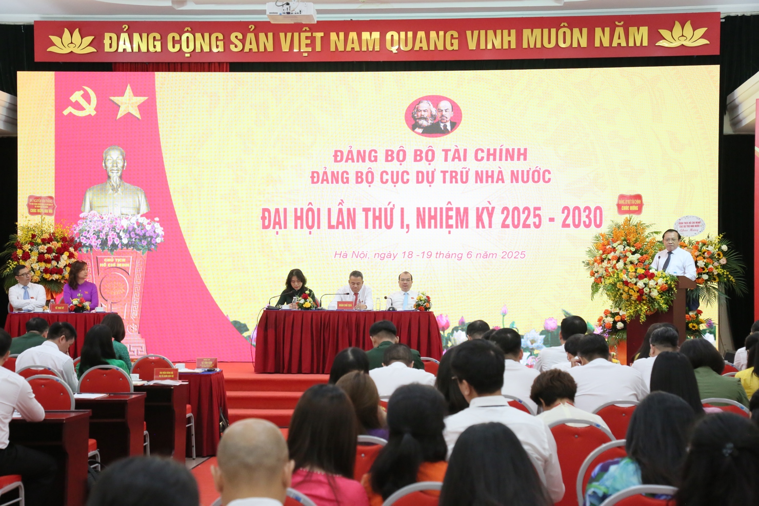 To&agrave;n cảnh Đại hội.