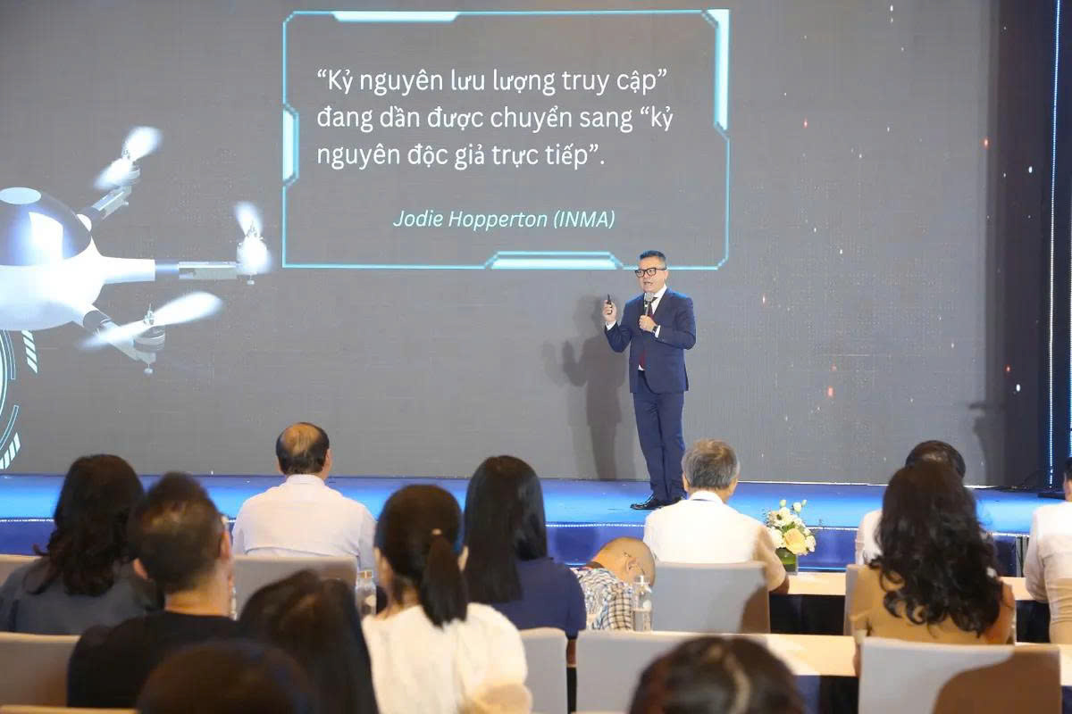 Ông Lê Quốc Minh - Tổng Biên tập Báo Nhân Dân, Phó Trưởng Ban Tuyên giáo và Dân vận Trung ương, Chủ tịch Hội Nhà báo Việt Nam chia sẻ tại phiên khai mạc Diễn đàn Báo chí toàn quốc.