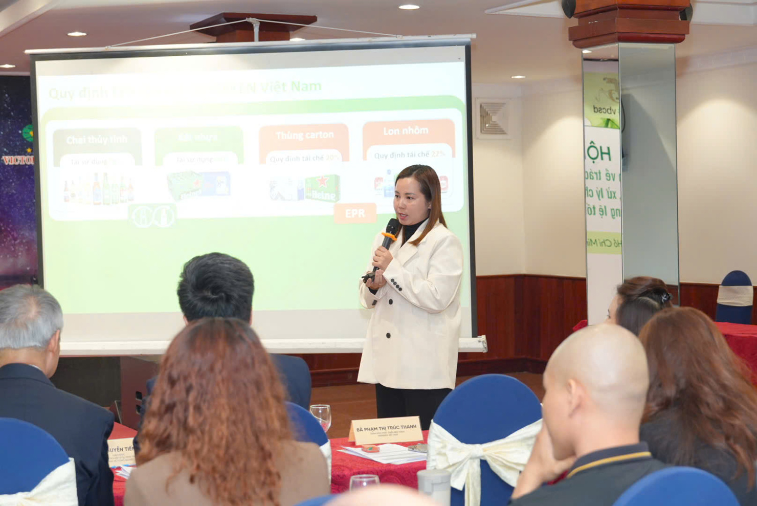 Đại diện HEINEKEN Việt Nam chia sẻ th&ocirc;ng lệ tốt về th&uacute;c đẩy kinh tế tuần ho&agrave;n trong EPR của doanh nghiệp.
