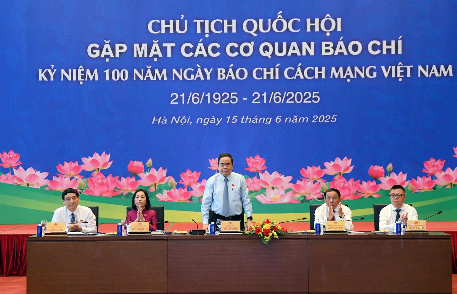 Bộ trưởng Nguyễn Văn Hùng tham dự buổi gặp mặt của Chủ tịch Quốc hội Trần Thanh Mẫn với các cơ quan báo chí nhân kỷ niệm 100 năm Ngày Báo chí Cách mạng Việt Nam. Ảnh: Duy Ninh 