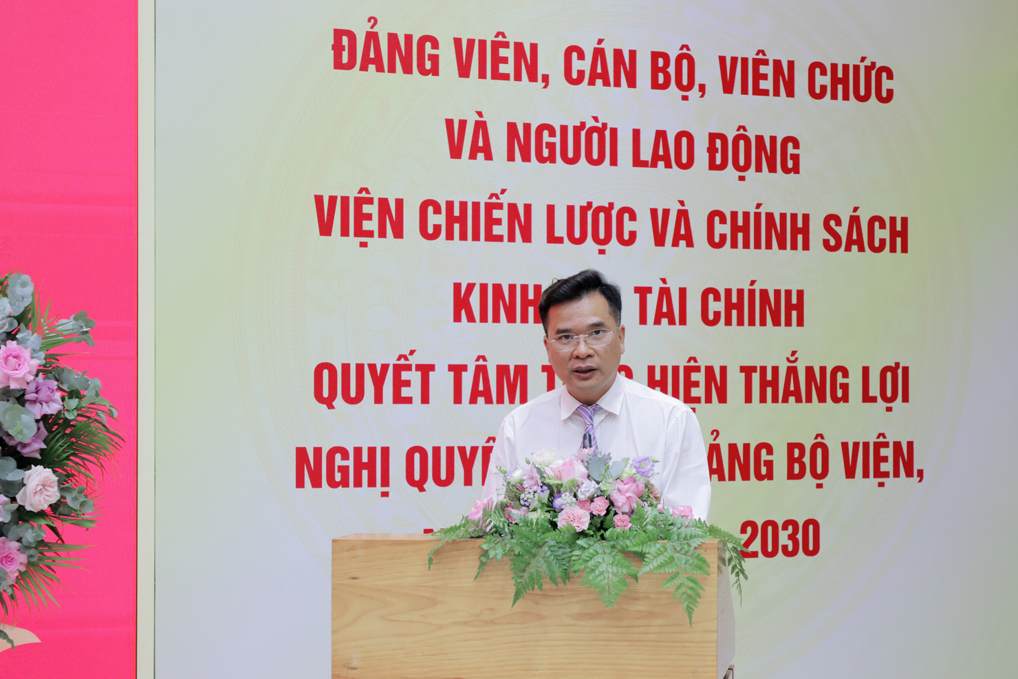 Đồng chí Nguyễn Như Quỳnh – Bí thư Đảng ủy, Viện trưởng Viện Chiến lược và Chính sách Kinh tế - Tài chính phát biểu tại Đại hội.
