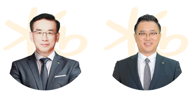 Ông Park Kang Hyun (trái) sẽ thay thế vai trò Tổng Giám đốc của ông Jeon Mun Cheol (phải) kể từ ngày 1/7.
