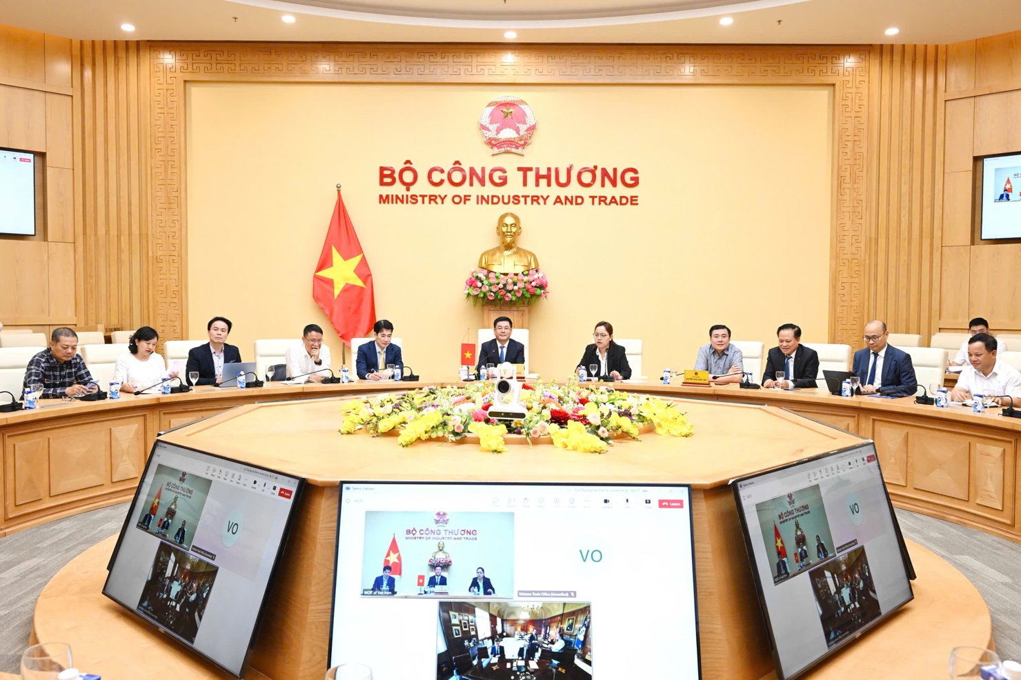 Bộ trưởng Nguyễn Hồng Diên nhấn mạnh quan điểm của Việt Nam trong việc mong muốn cùng Hoa Kỳ xây dựng quy tắc xuất xứ hài hòa, có tính thực tiễn và phù hợp với đặc thù chuỗi cung ứng toàn cầu.