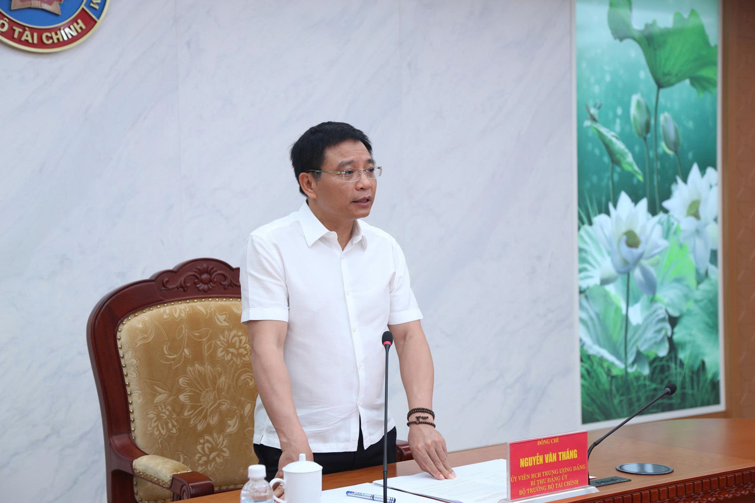 Bí thư Đảng uỷ , Bộ trưởng Bộ Tài chính Nguyễn Văn Thắng phát biểu chỉ đạo tại Hội nghị.