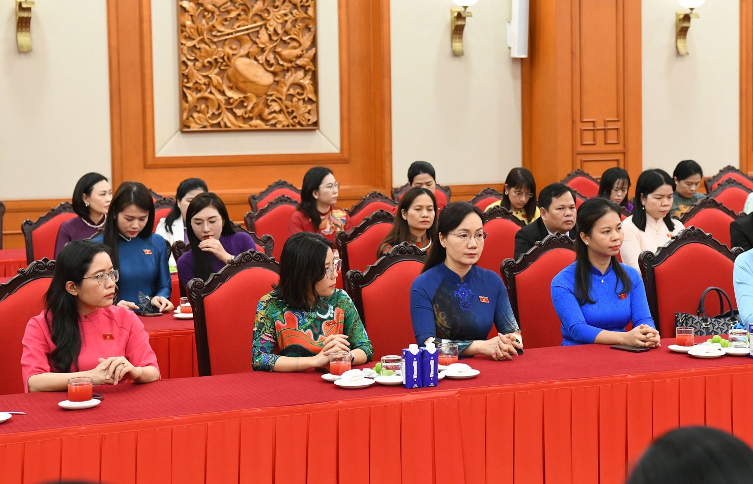 Các đại biểu dự cuộc gặp mặt. Ảnh: Lâm Hiển. 