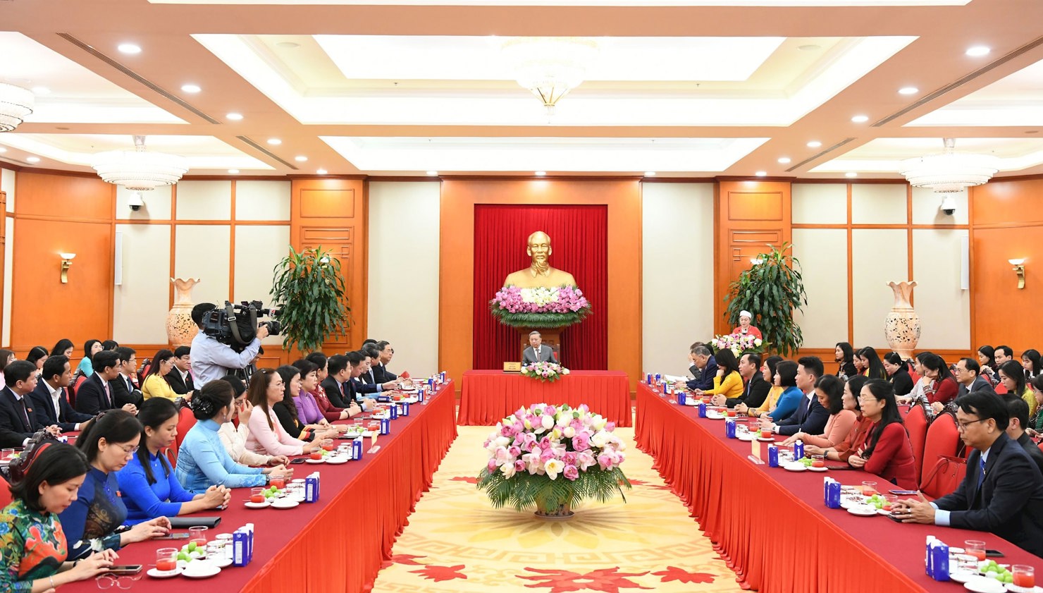 Quang cảnh cuộc gặp mặt. Ảnh: Lâm Hiển. 