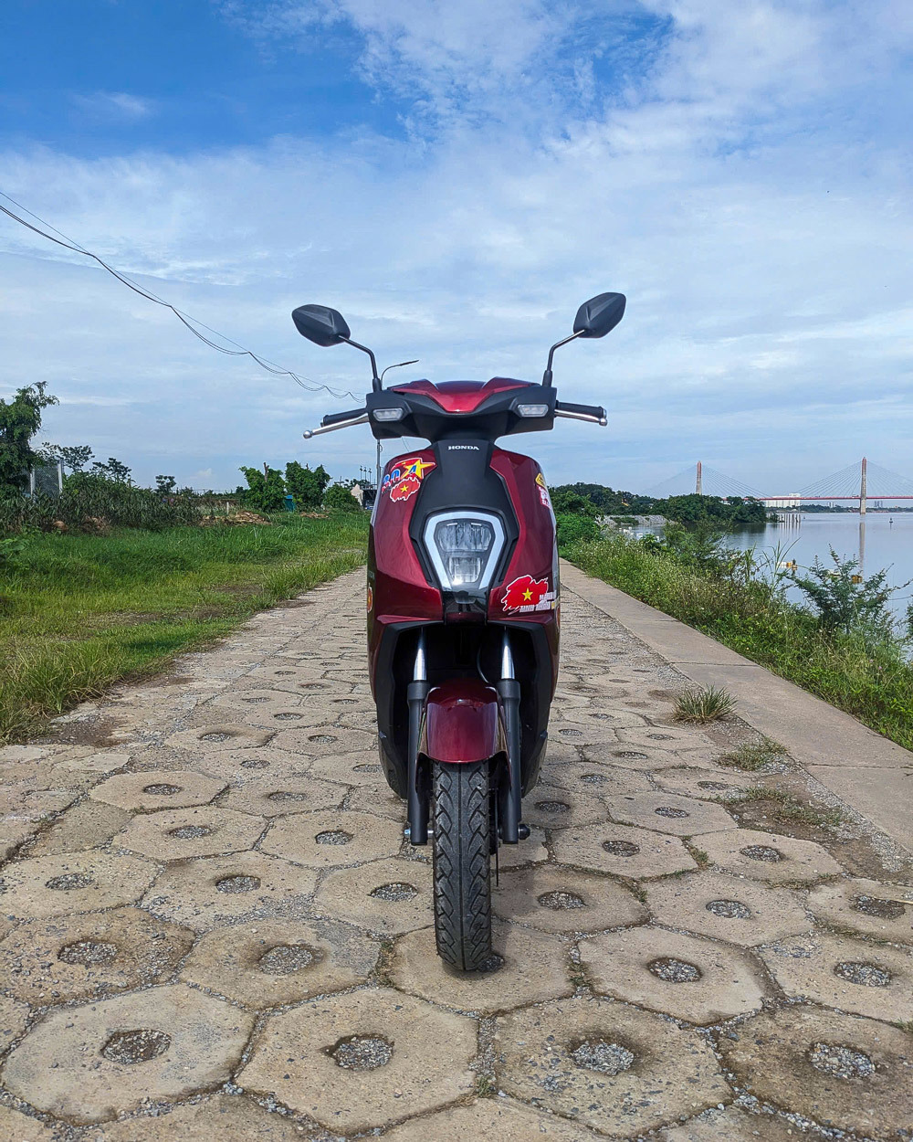 Honda Icon e: là mẫu xe máy điện hướng đến học sinh THPT.
