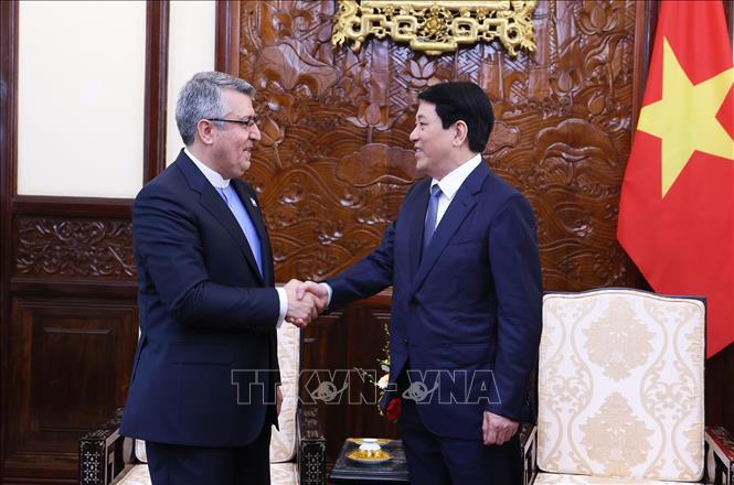 Chủ tịch nước Lương Cường tiếp Đại sứ Iran tại Việt Nam Ali Akbar Nazari đến chào từ biệt - Ảnh: TTXVN