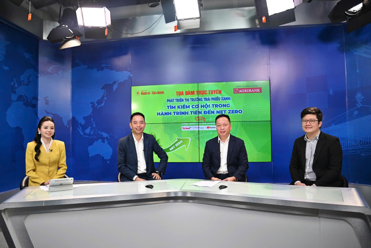 Các diễn giả tham dự toạ đàm.