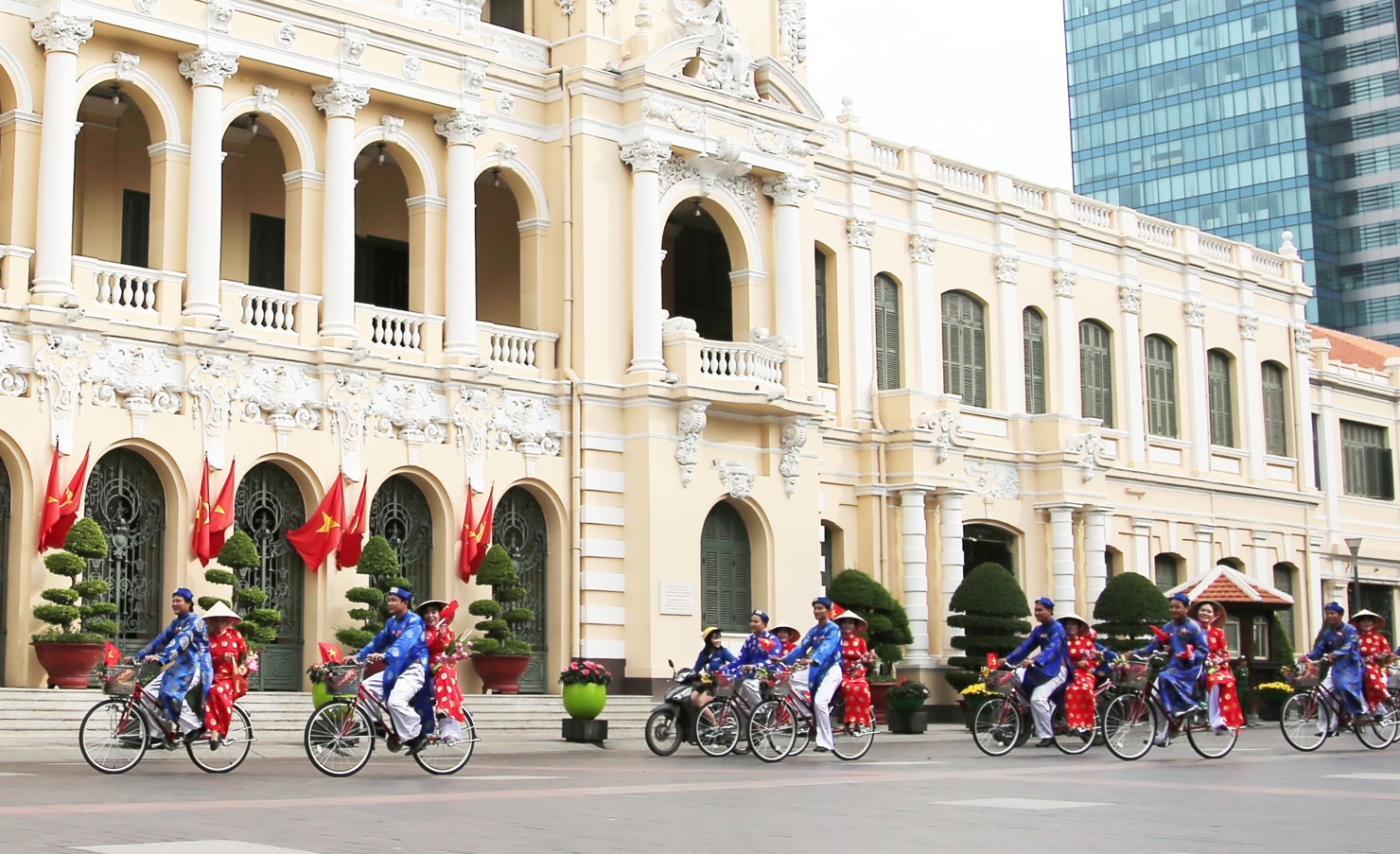 Trụ sở UBND Th&agrave;nh phố Hồ Ch&iacute; Minh