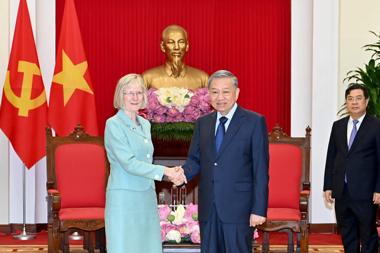 Tổng Bí thư Tô Lâm đề nghị Đại sứ Gillian Bird quan tâm thúc đẩy một số lĩnh vực hợp tác song phương. (Ảnh: ĐĂNG KHOA). 