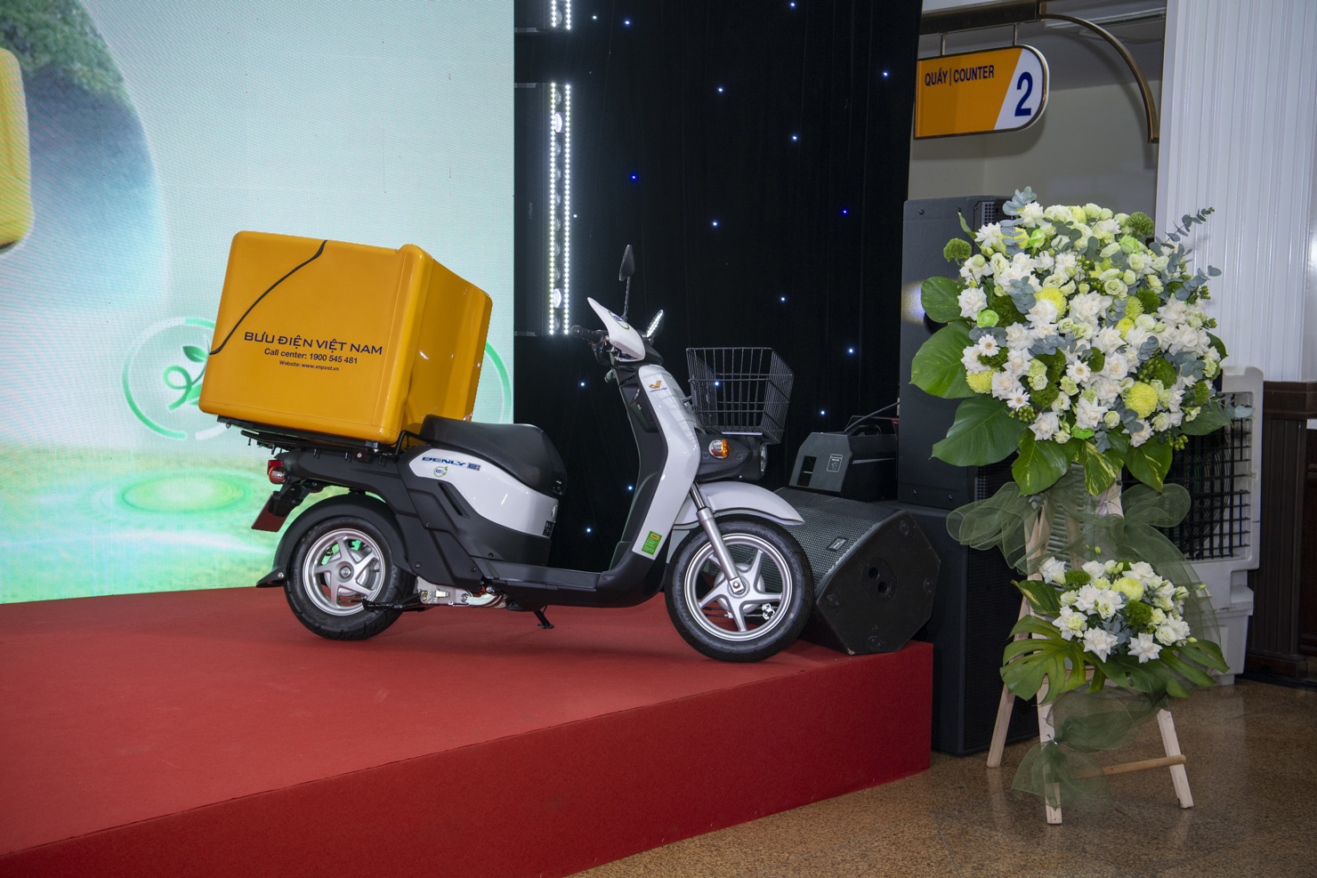 B&ecirc;n cạnh Benly e:, Honda Việt Nam cũng đ&atilde; giới thiệu mẫu xe gắn m&aacute;y điện ICON e: v&agrave; xe m&aacute;y điện CUV e: tại thị trường Việt Nam, đ&aacute;nh dấu những bước tiến mạnh mẽ của HVN trong lộ tr&igrave;nh ph&aacute;t triển c&aacute;c sản phẩm xe m&aacute;y điện chất lượng cao tại thị trường trọng điểm.