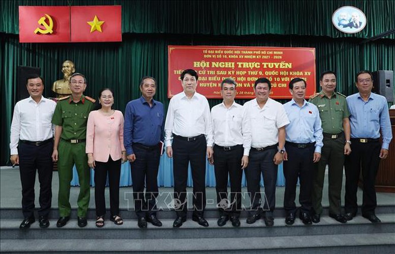 Chủ tịch nước và các đại biểu dự Hội nghị tiếp xúc cử tri huyện Hóc Môn và huyện Củ Chi - Ảnh: TTXVN