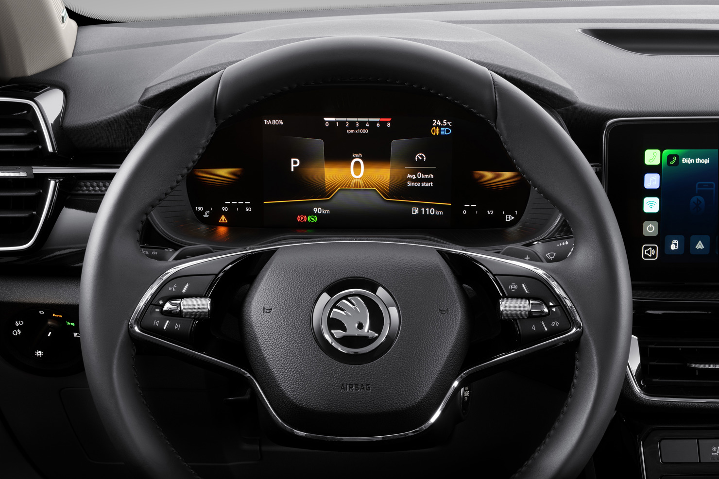 Skoda Kushaq còn trang bị nhiều tính năng hữu dụng và tinh tế theo triết lý Simply Clever, giúp nâng cao cảm xúc, trải nghiệm bằng những tính năng thiết thực như: làm mát hàng ghế trước, sạc điện thoại không dây, kết nối điện thoại không dây, lọc không khí Air Care và hệ thống 7 loa cao cấp trong đó có 1 loa siêu trầm.