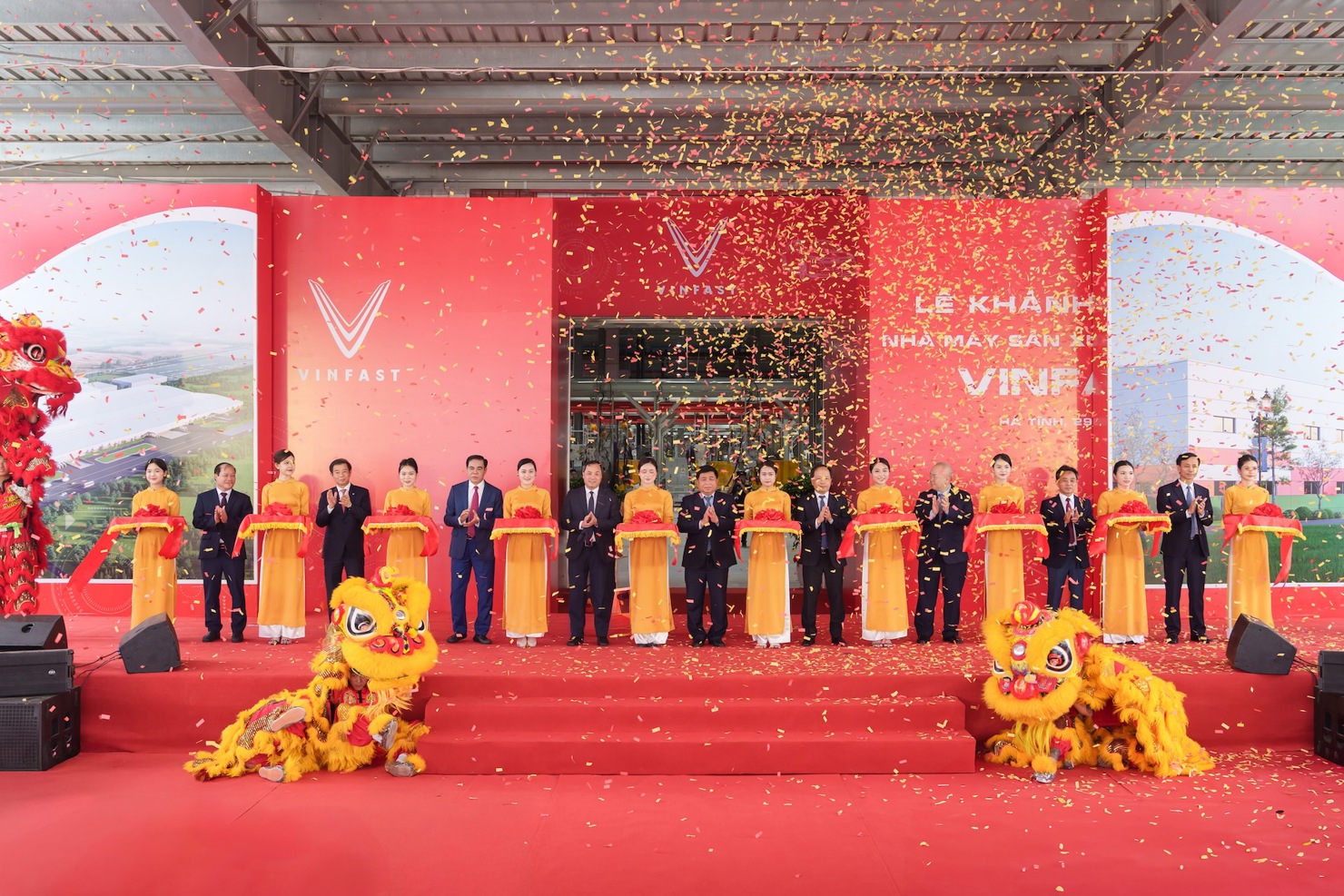 Nhà máy ô tô điện tại Vũng Áng là cơ sở sản xuất thứ hai chính thức đi vào vận hành, đồng thời là dự án thứ 5 trong hệ thống nhà máy đang được VinFast triển khai trên toàn cầu.
