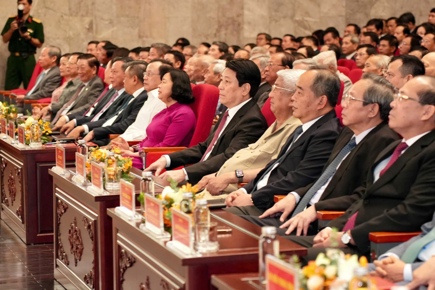 Chủ tịch nước Lương Cường cùng các đại biểu tới dự lễ công bố tại TP. Hà Nội - Ảnh: VGP. 