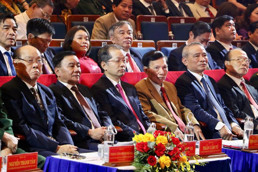 Ủy viên Bộ Chính trị, Thường trực Ban Bí thư Trung ương Đảng Trần Cẩm Tú dự lễ công Nghị quyết, Quyết định của Trung trương đối với thành phố Đà Nẵng - Ảnh: VGP/Nhật Anh. 