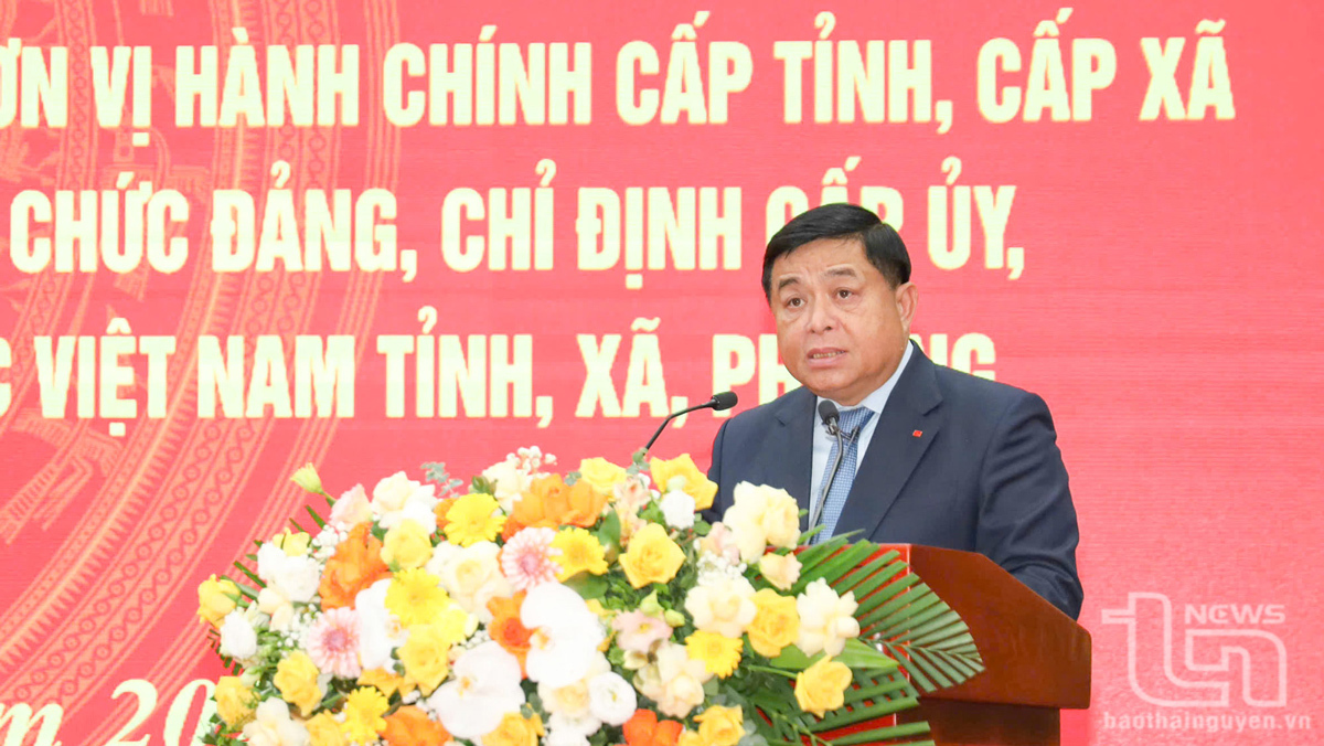 Phó Thủ tướng Chính phủ Nguyễn Chí Dũng phát biểu. Ảnh: Báo Thái Nguyên