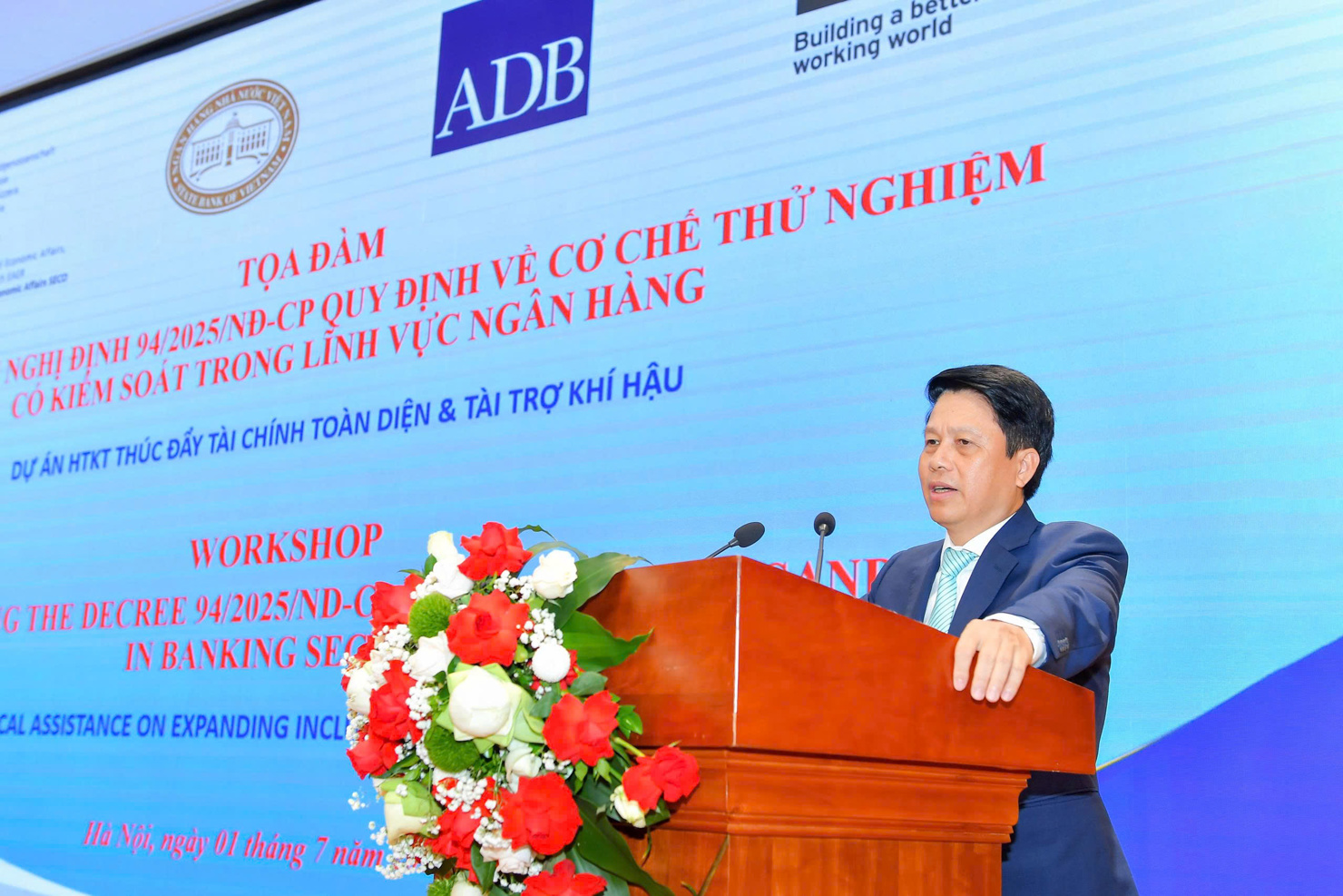 Phó Thống đốc NHNN Phạm Tiến Dũng phát biểu tại Tọa đàm.