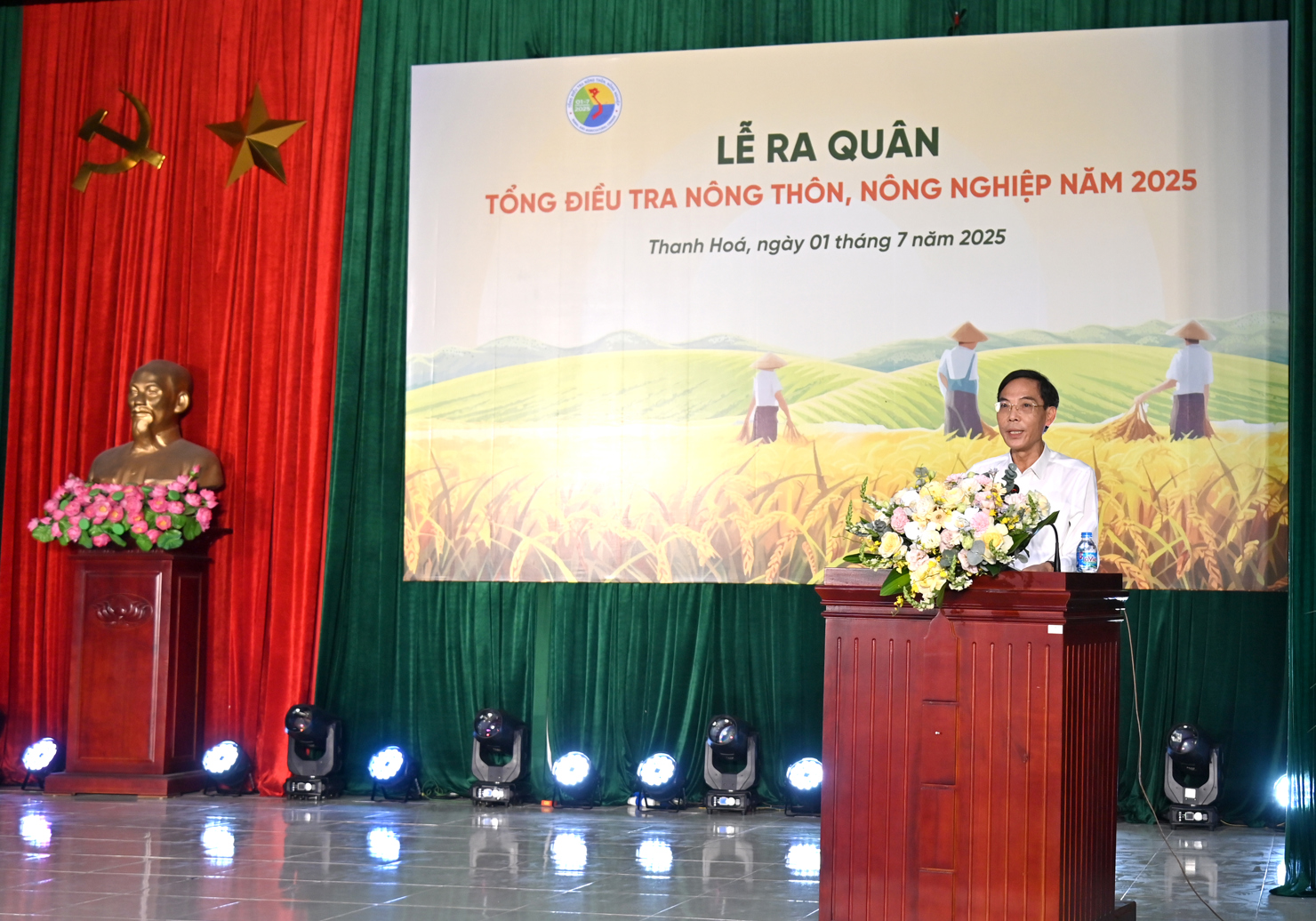 &Ocirc;ng Đầu Thanh T&ugrave;ng, Ph&oacute; Chủ tịch UBND tỉnh, Trưởng BCĐ Tổng điều tra tỉnh Thanh H&oacute;a ph&aacute;t biểu tại Lễ ra qu&acirc;n