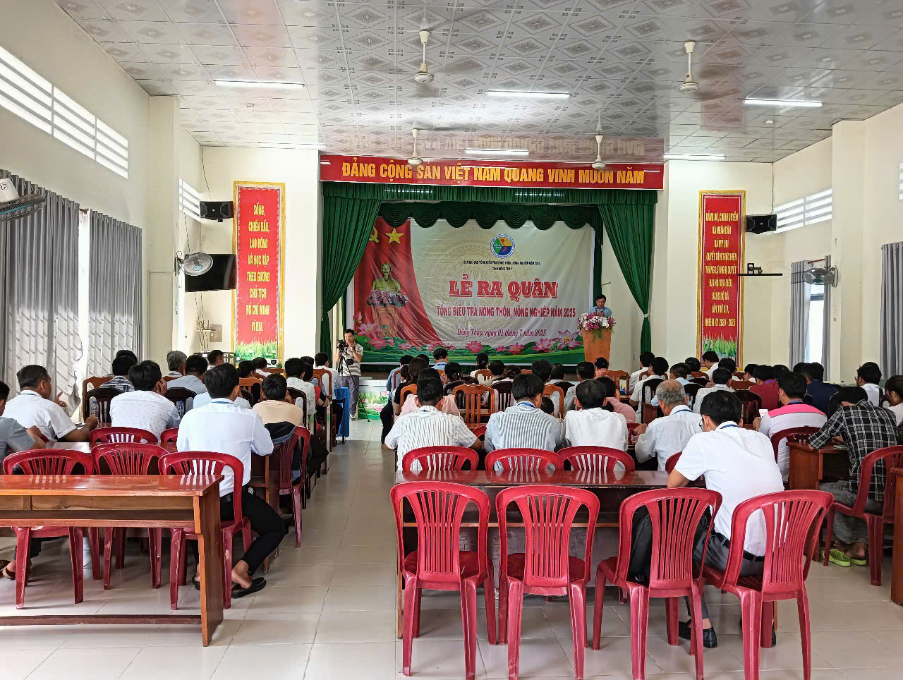 To&agrave;n cảnh lễ ra qu&acirc;n tịa x&atilde; M&yacute; Qu&yacute;, tỉnh Đồng Th&aacute;p