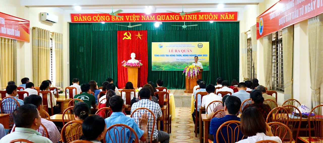 To&agrave;n cảnh Lễ ra qu&acirc;n.&nbsp;&nbsp;