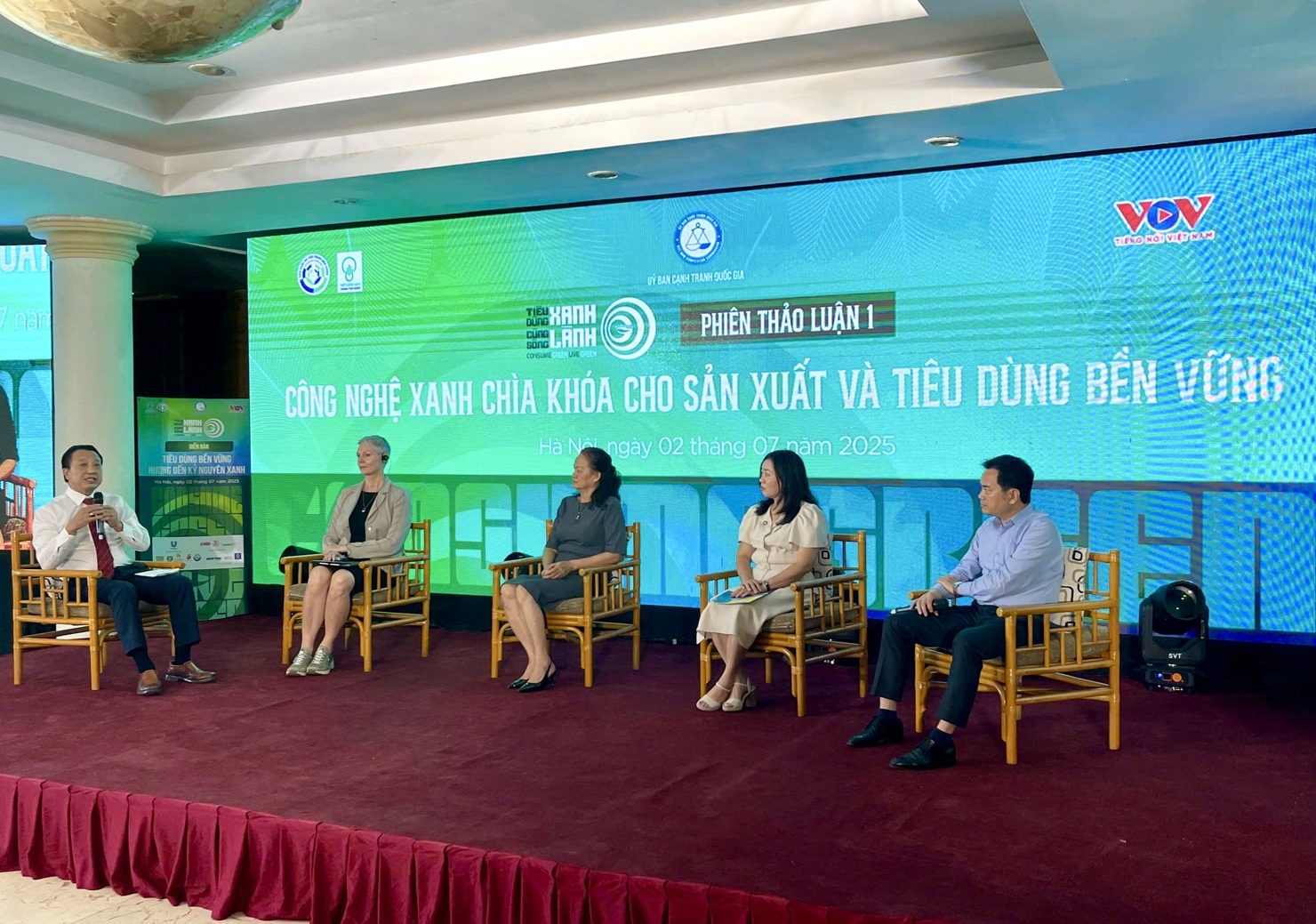 C&aacute;c diễn giả tại phi&ecirc;n thảo luận.