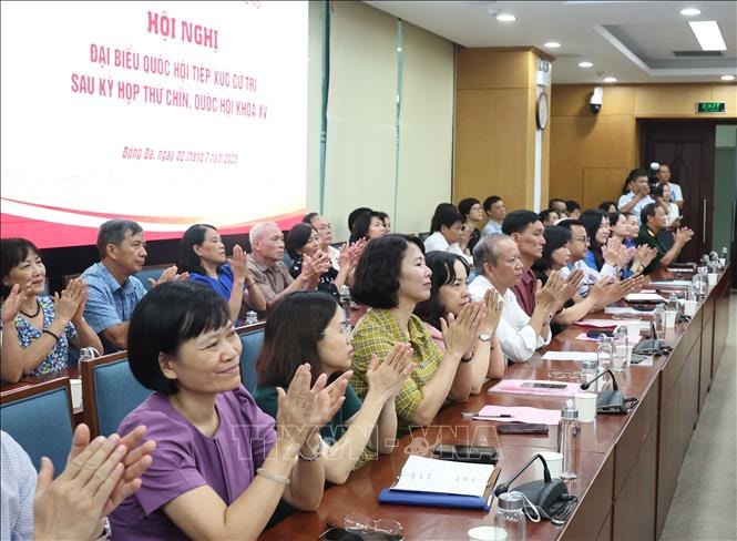 Cử tri H&agrave; Nội dự hội nghị. Ảnh: Thống Nhất/TTXVN. &nbsp;