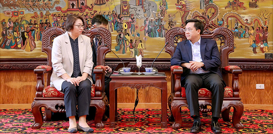 Chủ tịch UBND tỉnh Vĩnh Ph&uacute;c Trần Duy Đ&ocirc;ng tiếp, l&agrave;m việc với b&agrave; Sayaka Arai, Tổng Gi&aacute;m đốc mới của Honda Việt Nam