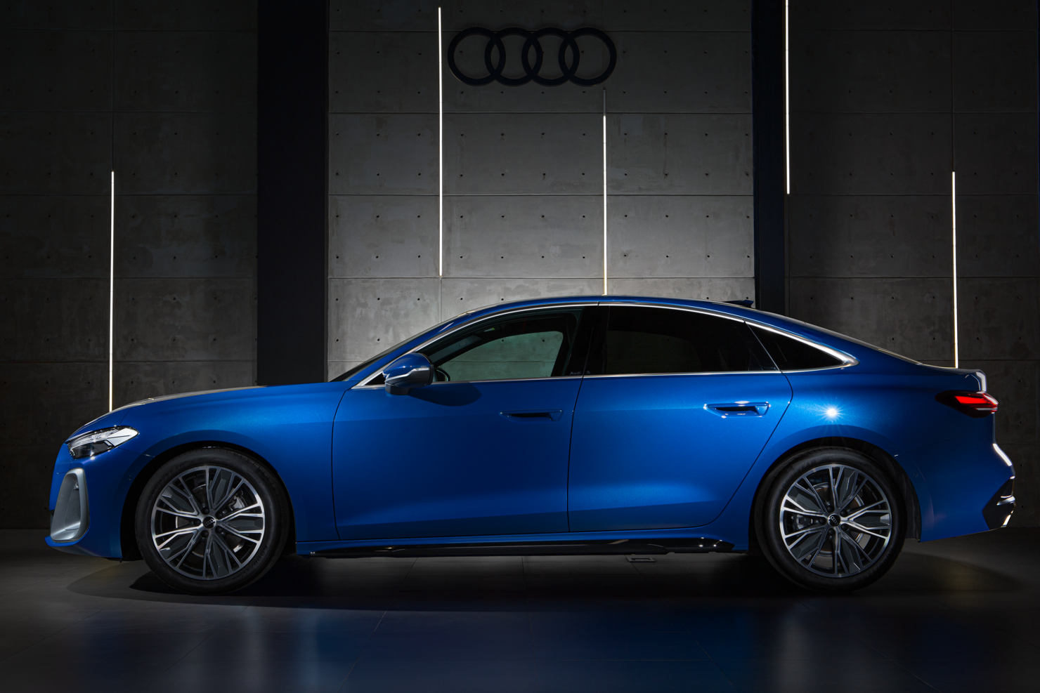 Audi A5 Sedan thế hệ mới sẽ có mặt tại các đại lý Audi Việt Nam Audi từ tháng 9 năm 2025. Audi Việt Nam bắt đầu nhận đặt hàng từ bây giờ.