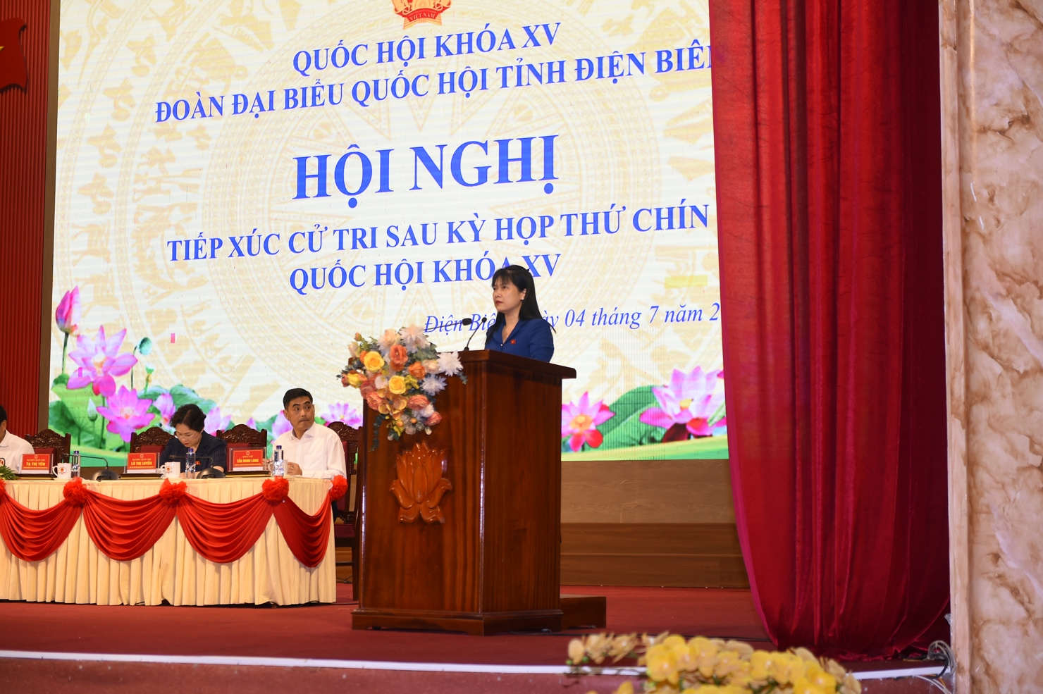 B&agrave; Tạ Thị Y&ecirc;n ph&aacute;t biểu tại Hội nghị.