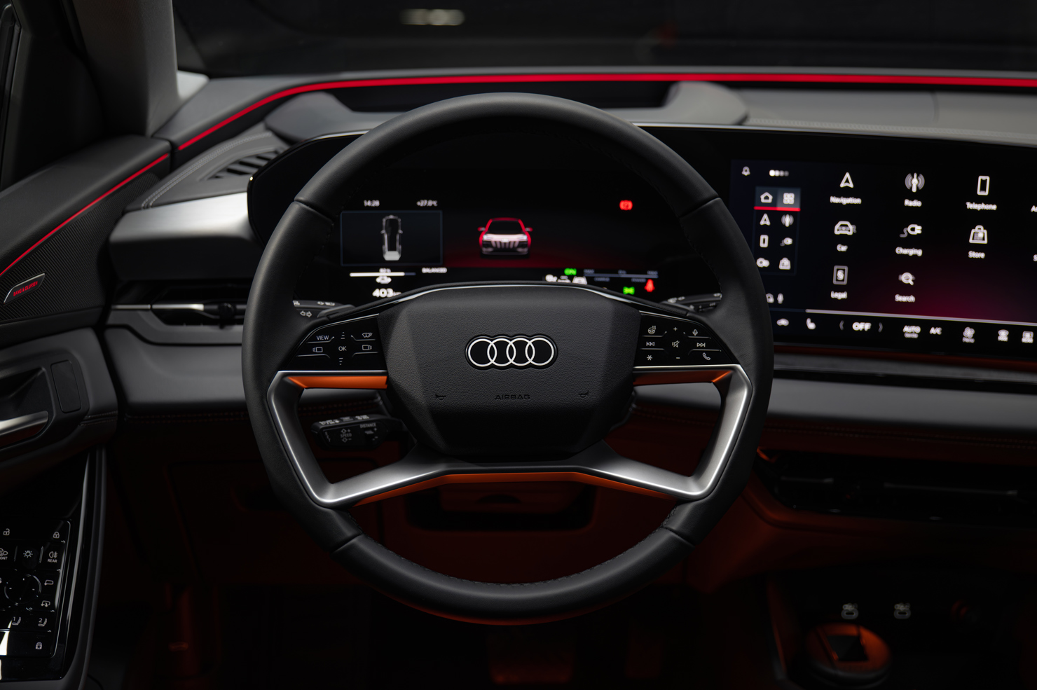 Audi chính thức giới thiệu phiên bản SUV Q6 e-tron tại tất cả các đại lý trên toàn quốc, với mức giá khởi điểm từ 3,199 tỷ đồng. Khách hàng khi mua xe Audi Q6 e-tron sẽ được tặng Voucher sạc miễn phí trong 2 năm đầu tiên.