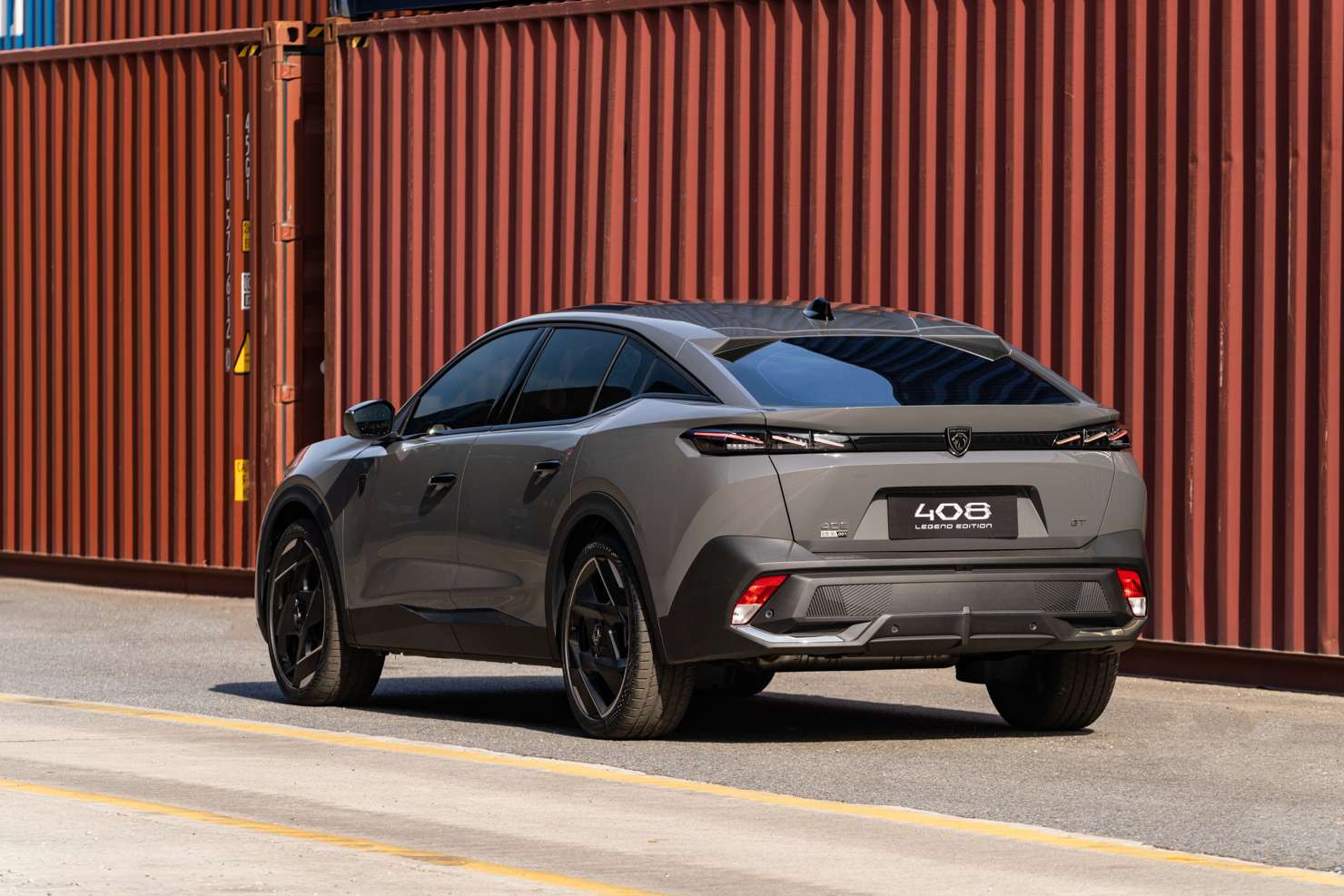 Peugeot 408 Legend Edition ra mắt tại Việt Nam: Dấu ấn 215 năm của thương hiệu Peugeot - Ảnh 1