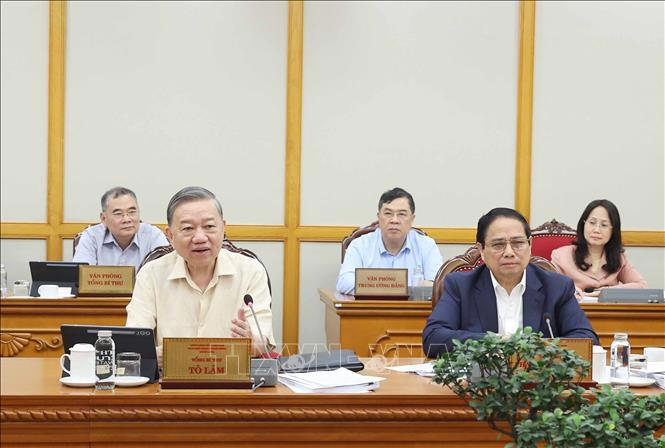 Tổng Bí thư nhấn mạnh, tăng cường kiểm tra, nắm tình hình để kịp thời giải quyết, tháo gỡ khó khăn, vướng mắc cho cấp xã khi vận hành bộ máy mới - Ảnh: TTXVN. 