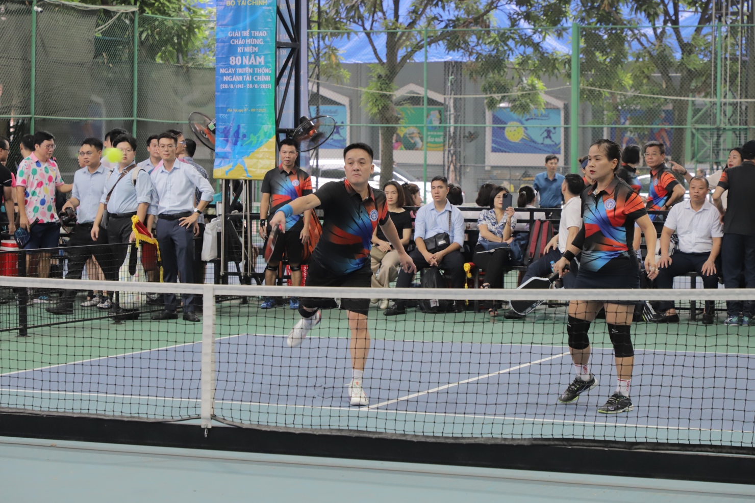 Giải c&oacute; 5 m&ocirc;n thi đấu gồm: B&oacute;ng b&agrave;n, Quần vợt, Cầu l&ocirc;ng, Pickleball v&agrave; K&eacute;o co.