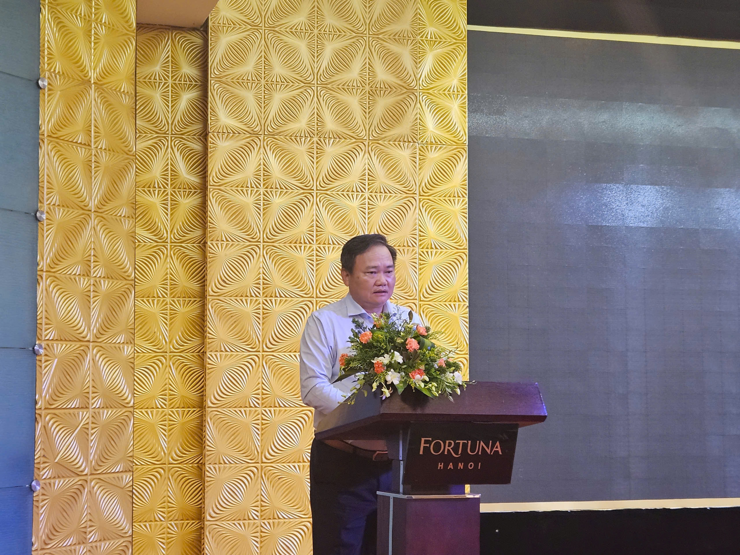Ông Nguyễn Minh Tân - Phó Vụ trưởng Vụ NSNN giới thiệu những nội dung cơ bản tại dự thảo Nghị định.