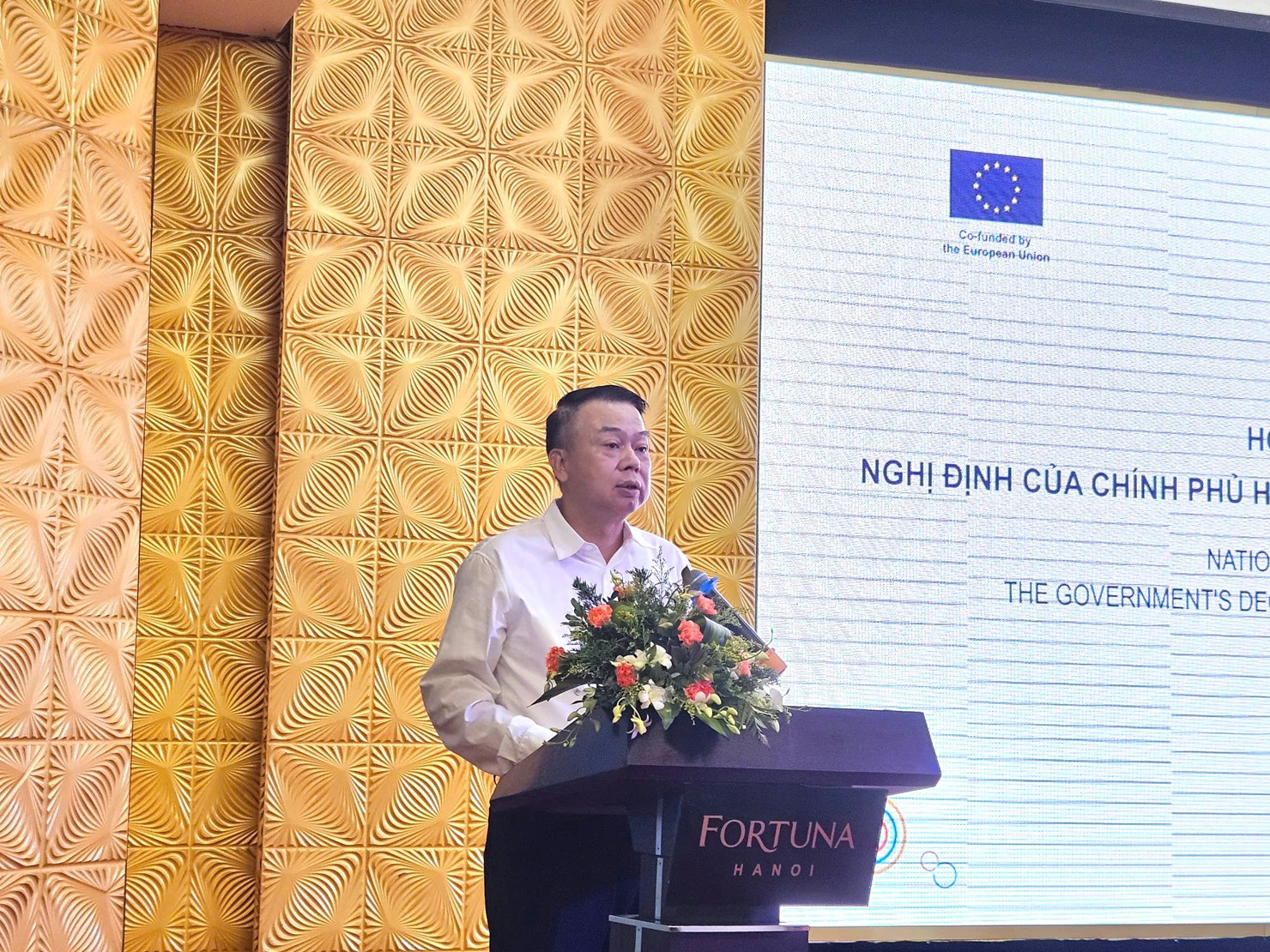 Thứ trưởng Bộ Tài chính Nguyễn Đức Chi phát biểu tại Hội thảo.