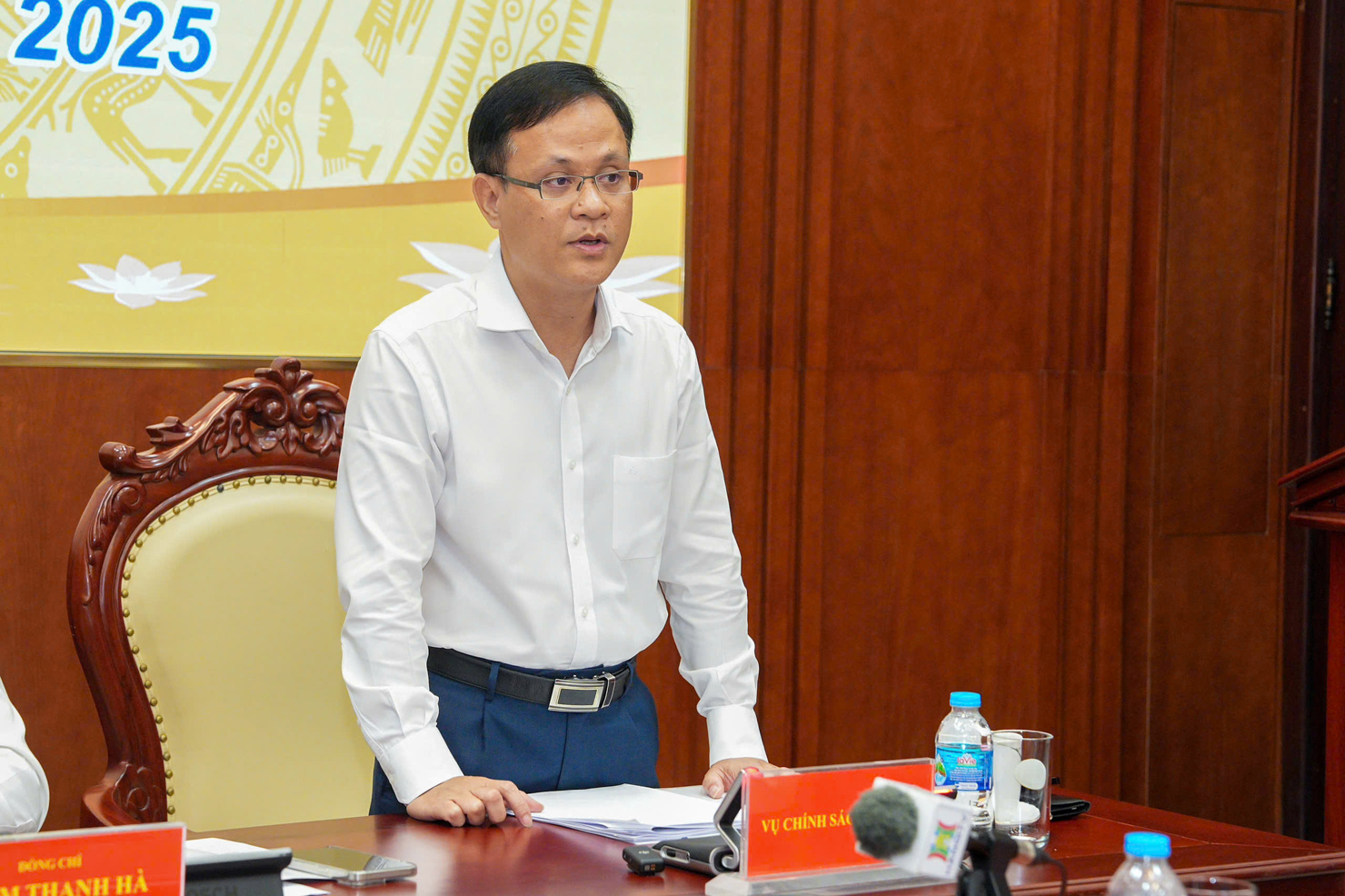 Ông Phạm Chí Quang - Vụ trưởng Vụ Chính sách tiền tệ trả lời tại họp báo.