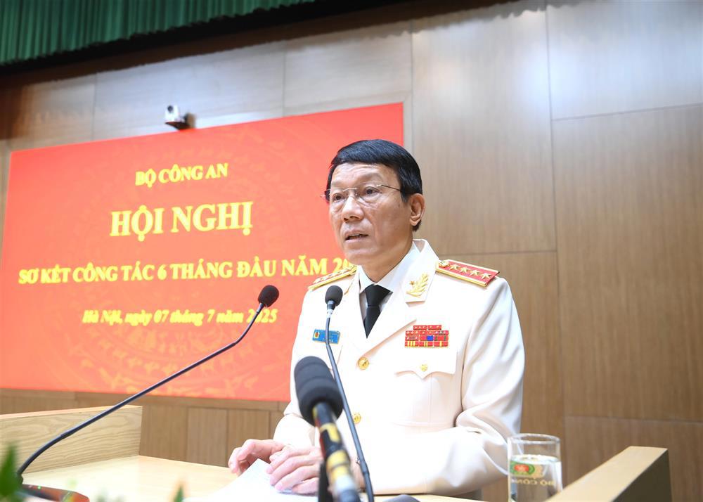 Phát biểu khai mạc Hội nghị, Bộ trưởng Bộ Công an Lương Tam Quang nêu rõ: Đây là Hội nghị rất quan trọng, diễn ra trong thời khắc có tính lịch sử khi cả nước triển khai thực hiện mô hình hệ thống chính quyền 2 cấp tròn 1 tuần.