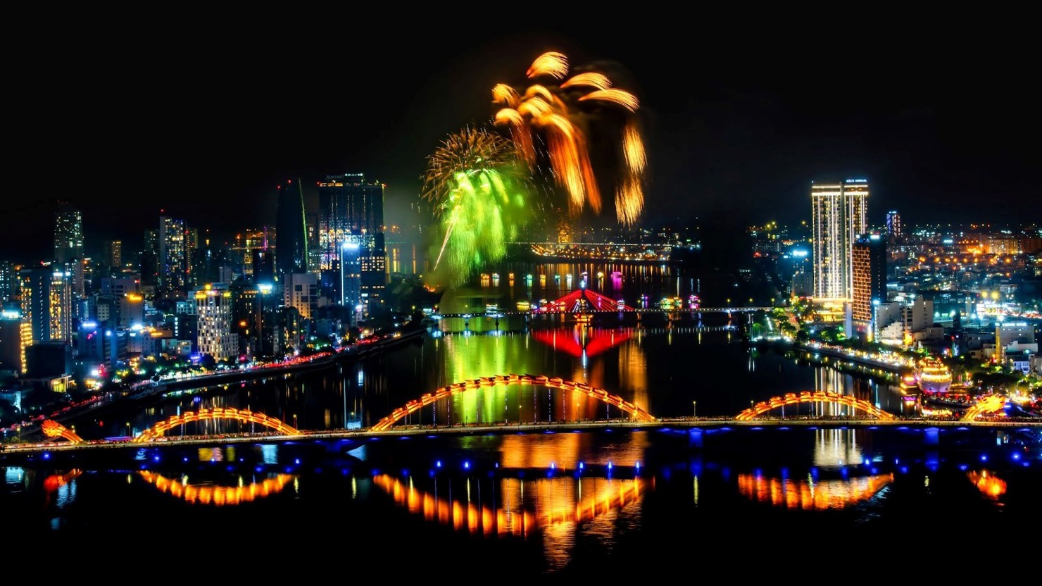 Lễ hội Pháo hoa quốc tế Đà Nẵng là "thỏi nam châm"hút du khách.