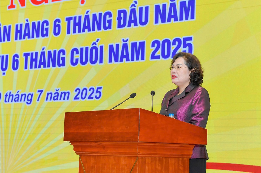 Thống đốc NHNN Nguyễn Thị Hồng phát biểu tại Hội nghị.