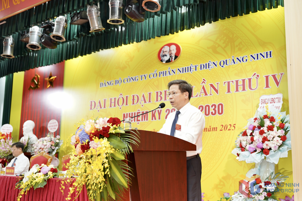 Ông Nguyễn Tuấn Anh, Bí thư Đảng ủy, Chủ tịch Hội đồng quản trị Công ty CP Nhiệt điện Quảng Ninh phát biểu tại Đại hội về chiến lược, mục tiêu của đơn vị trong giai đoạn 2025 – 2030.