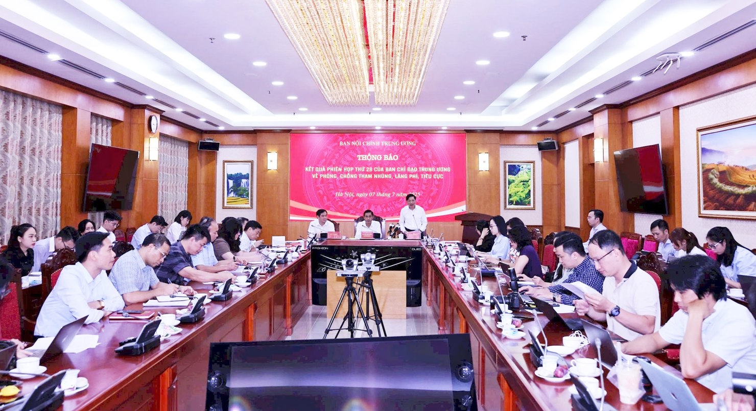 Toàn cảnh cuộc làm việc, thông báo kết quả Phiên họp thứ 28 của Ban Chỉ đạo Trung ương về phòng, chống tham nhũng, lãng phí, tiêu cực chiều 7/7/2025. Ảnh: N. Vũ. 