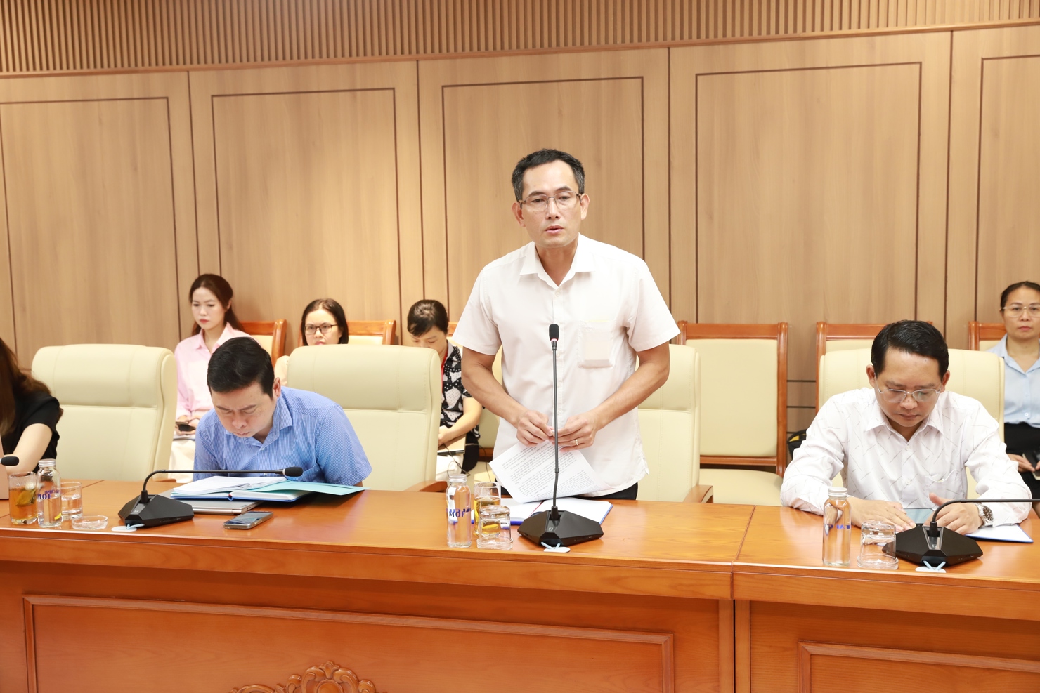 Trưởng Ph&ograve;ng Quản l&yacute;, gi&aacute;m s&aacute;t kiểm to&aacute;n Nghi&ecirc;m Mạnh H&ugrave;ng ph&aacute;t biểu tham luận tại Hội nghị