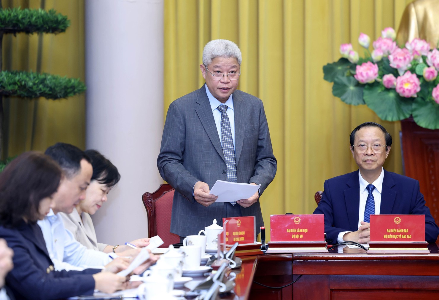 Thứ trưởng Bộ Nội vụ Nguyễn Mạnh Khương ph&aacute;t biểu tại buổi họp b&aacute;o - Ảnh: VGP/Đức Tu&acirc;n