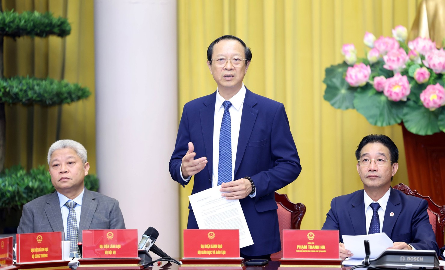 Thứ trưởng Bộ Gi&aacute;o dục v&agrave; Đ&agrave;o tạo Phạm Ngọc Thưởng ph&aacute;t biểu tại buổi họp b&aacute;o - Ảnh: VGP/Đức Tu&acirc;n