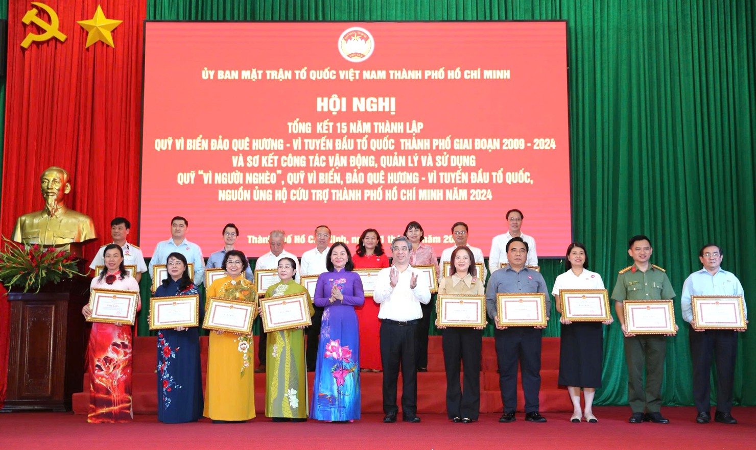 Ủy ban Mặt trận Tổ quốc Việt Nam Th&agrave;nh phố Hồ Ch&iacute; Minh cảm ơn tập thể, c&aacute; nh&acirc;n