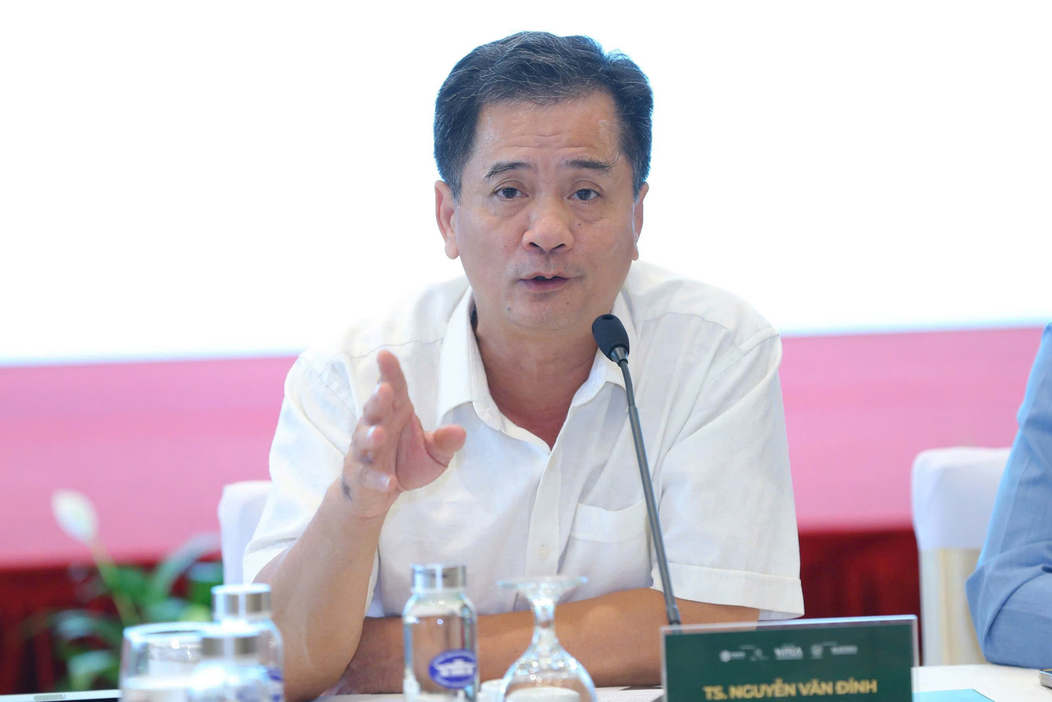 TS. Nguyễn Văn Đính.